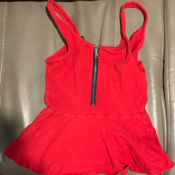 Express Red Top - Picture 2 of 3